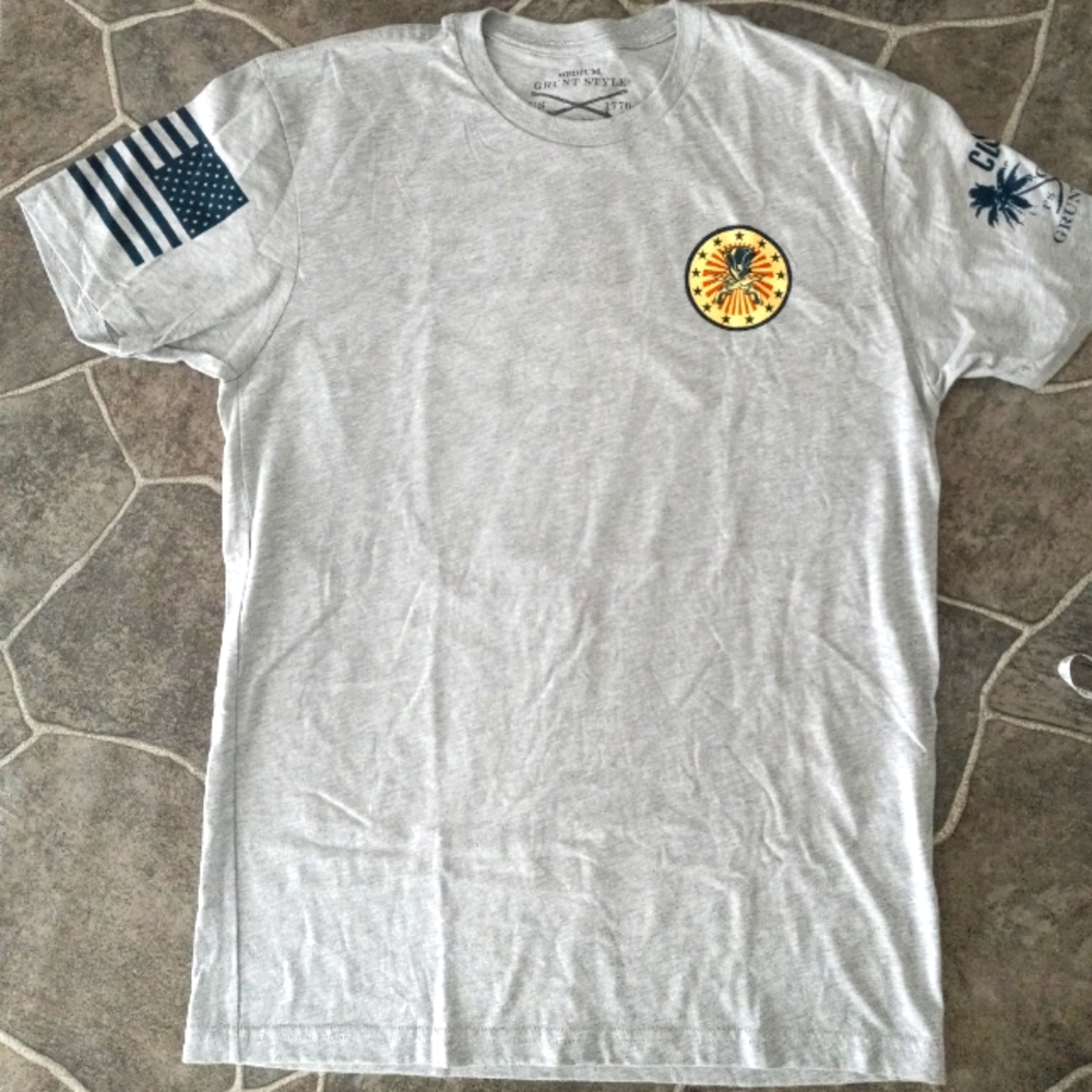 Grunt Style men's M grey tee NWOT